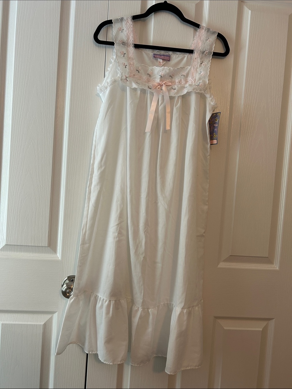 Beth Michaels White Eyelet Nightgown with Pink Bow Size S